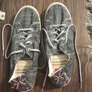 ROXY shoes with laces | size 8